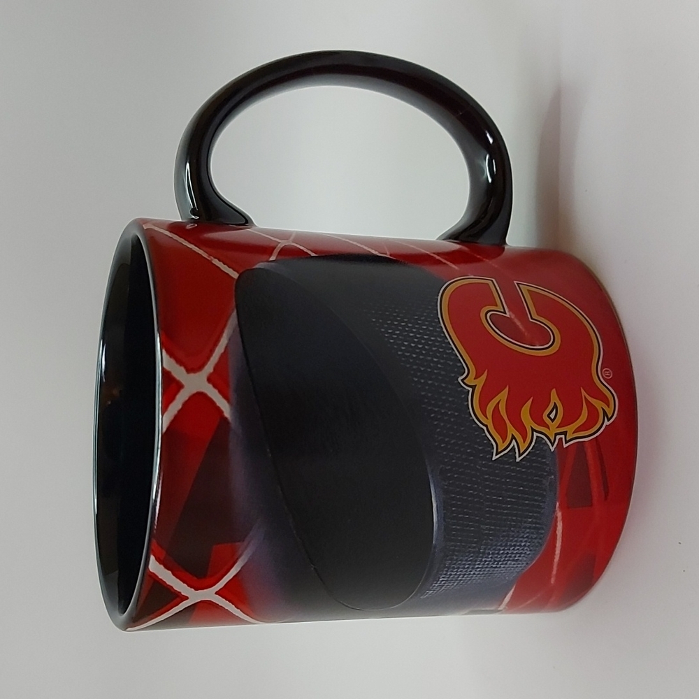 NHL Calgary Flames Illuminated mug by Avon, New